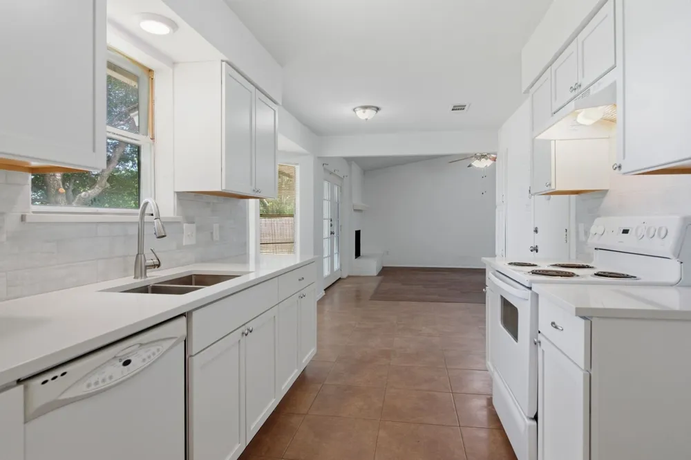 6413 Melinda Court Watauga, TX 76148
