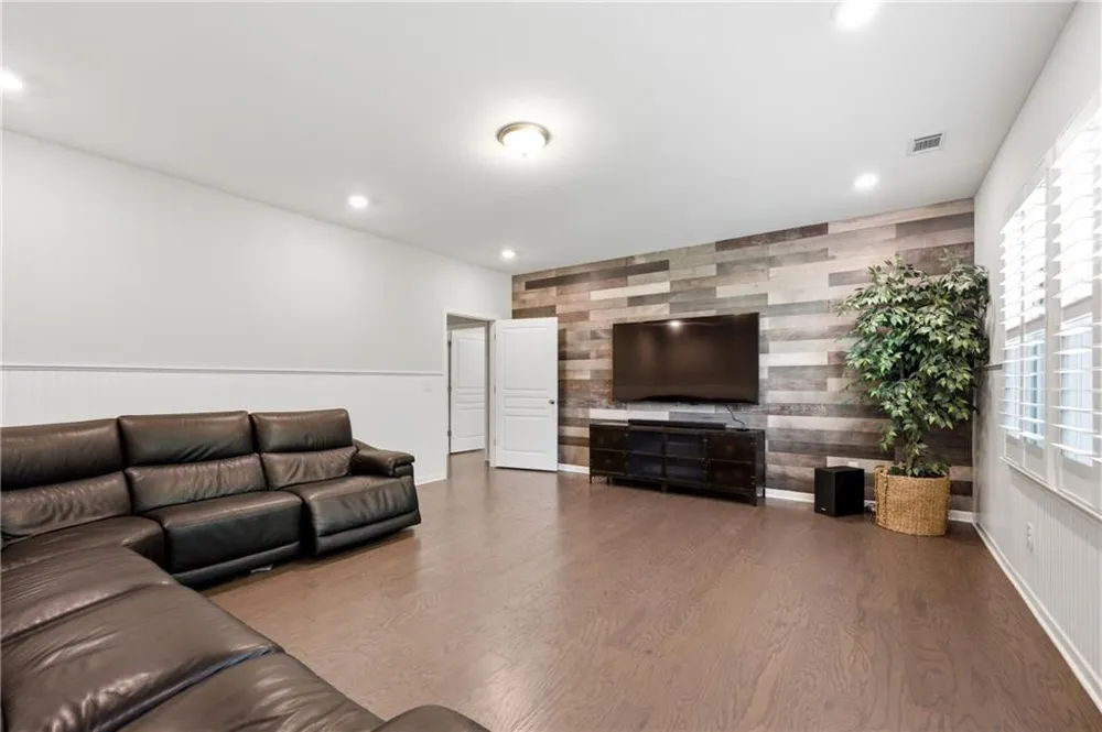 895 Laura Jean Court Buford, GA 30518