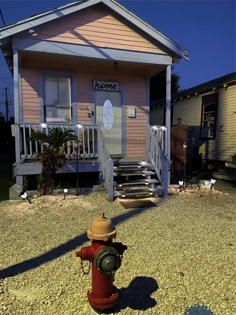 1214 42nd Street