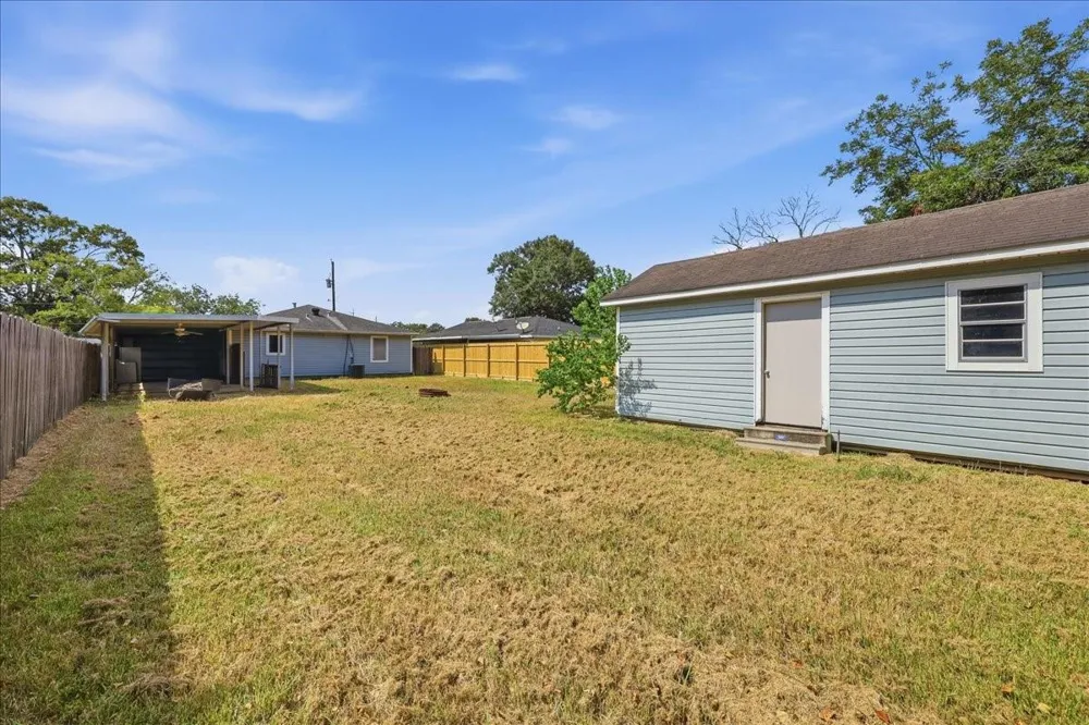 1611 Avenue C Nederland, TX 77627