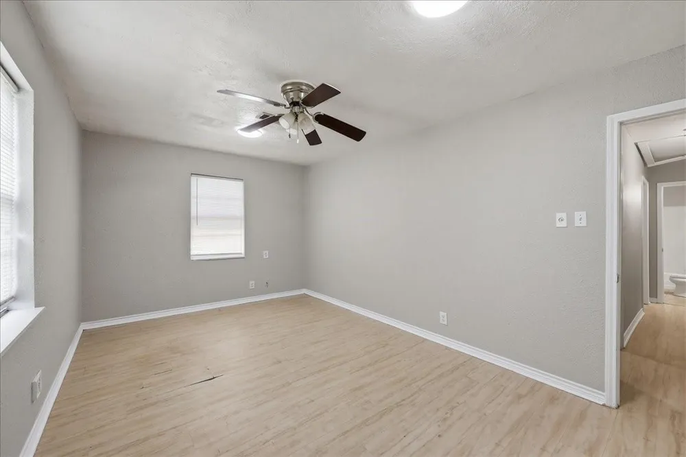 1611 Avenue C Nederland, TX 77627