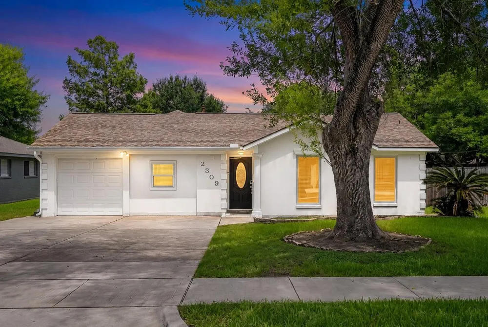 2309 Halbert Drive Pearland, TX 77581