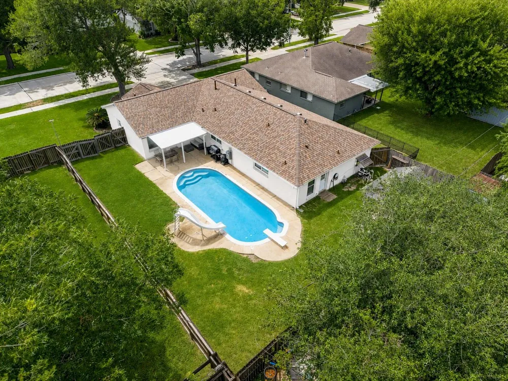 2309 Halbert Drive Pearland, TX 77581