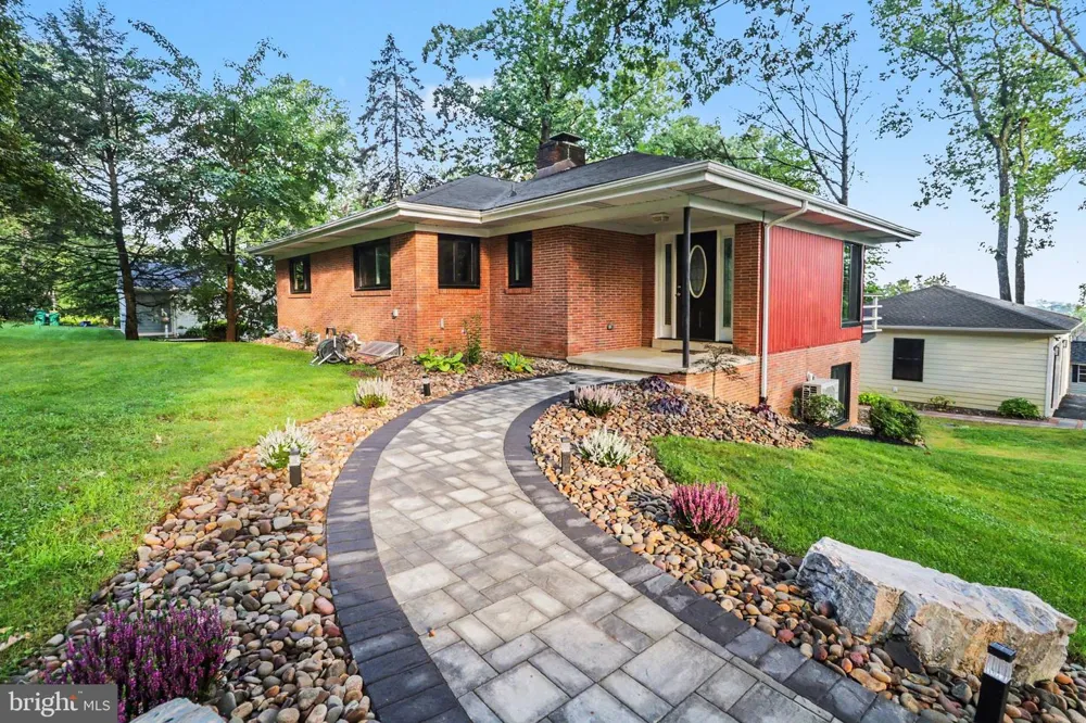 95 S HILLS DR DRIVE Hershey, PA 17033