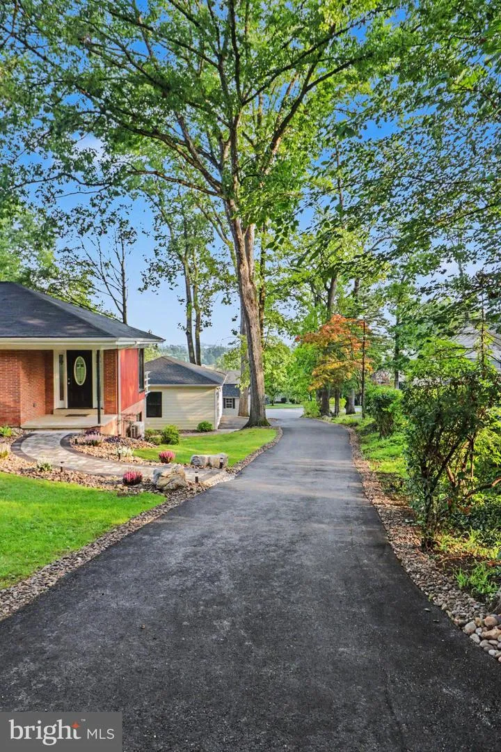 95 S HILLS DR DRIVE Hershey, PA 17033
