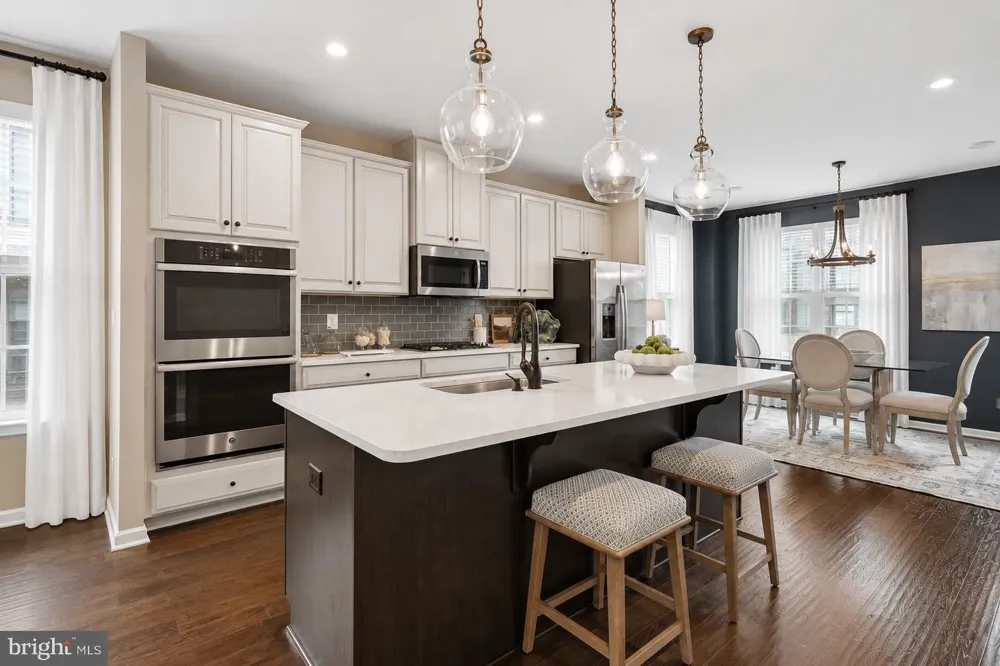 43498 APPLE ORCHARD SQUARE Ashburn, VA 20148