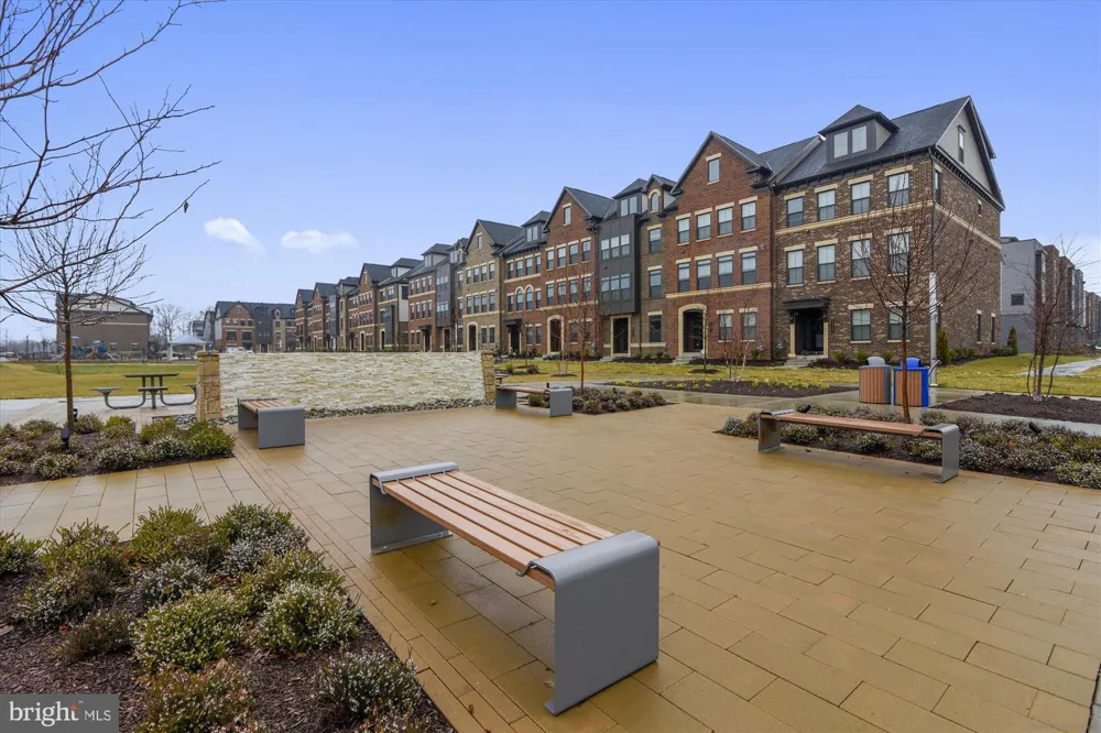 43498 APPLE ORCHARD SQUARE Ashburn, VA 20148