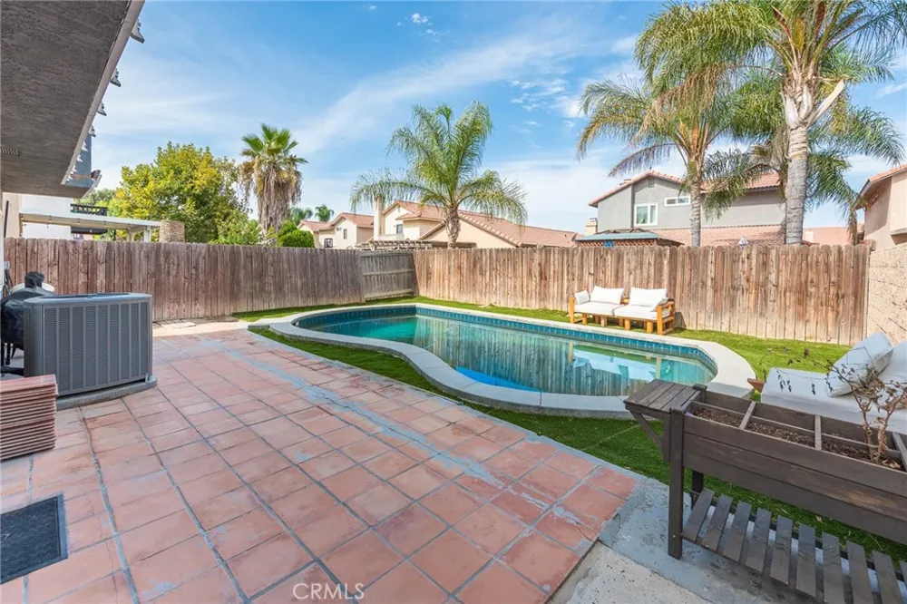 656 Wilson Ave Perris, CA 92571