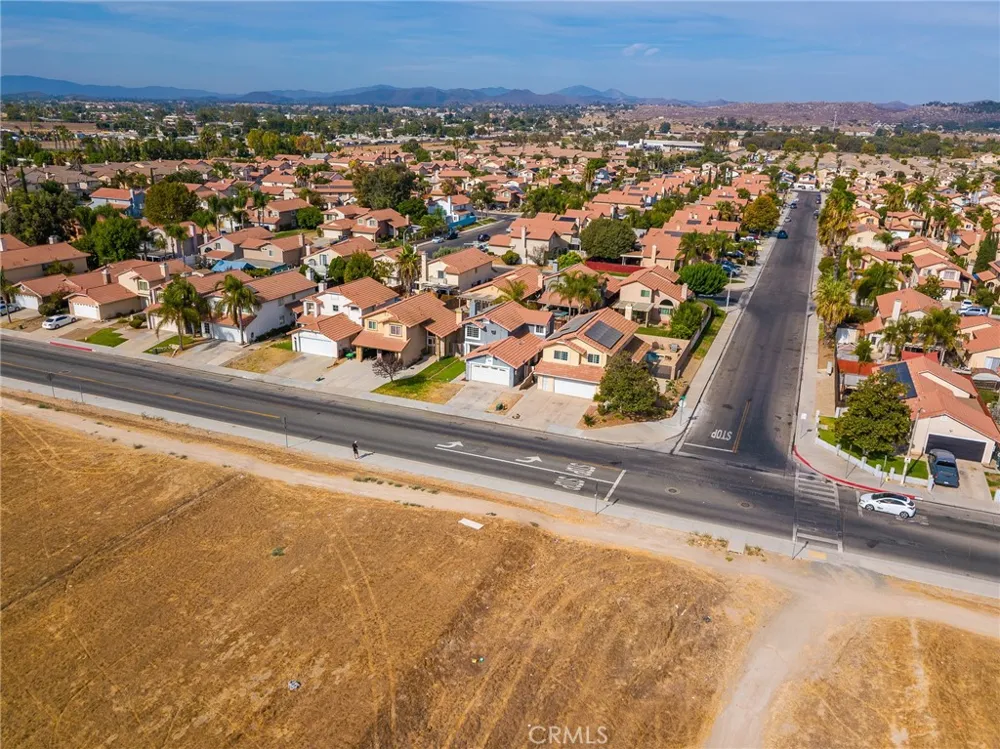 656 Wilson Ave Perris, CA 92571