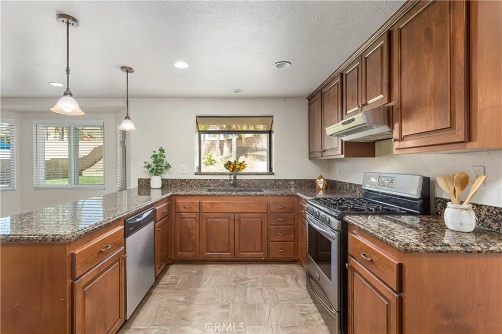 3061 Prado Lane Colton, CA 92324
