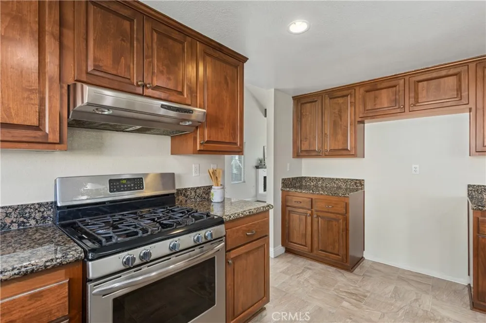 3061 Prado Lane Colton, CA 92324