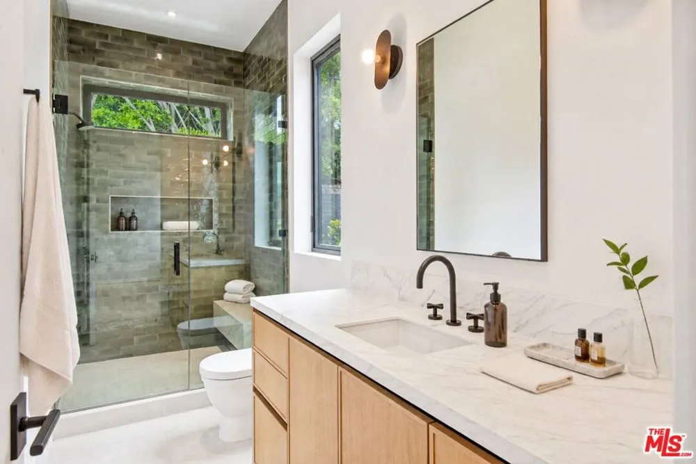 1030 Centinela Avenue Santa Monica, CA 90403