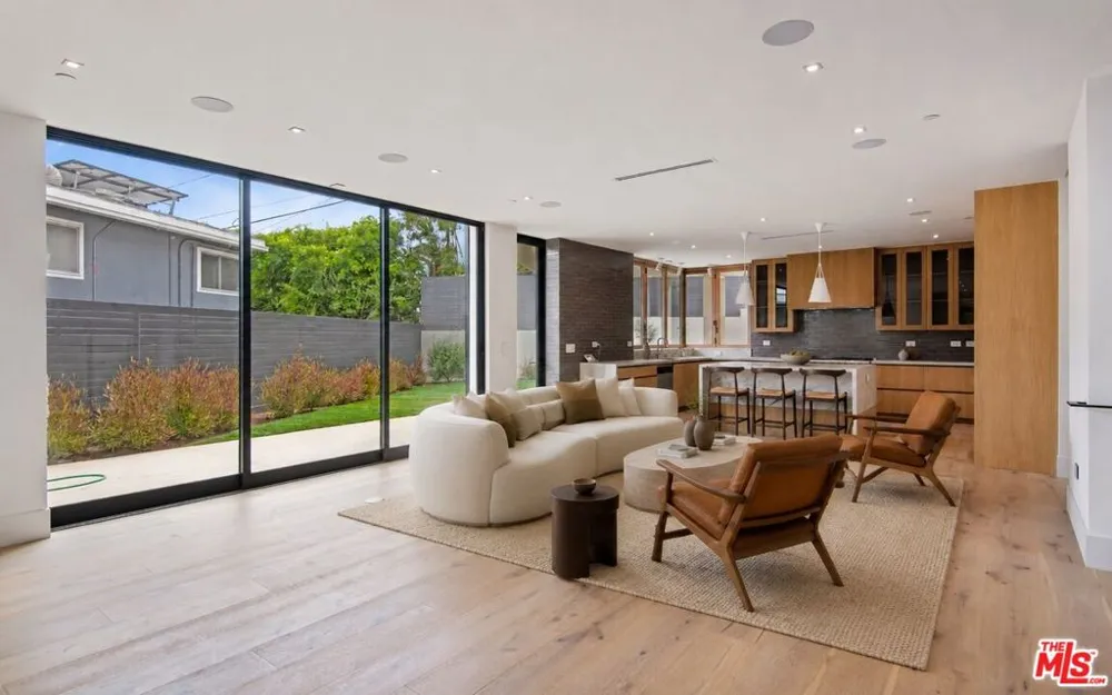 1030 Centinela Avenue Santa Monica, CA 90403