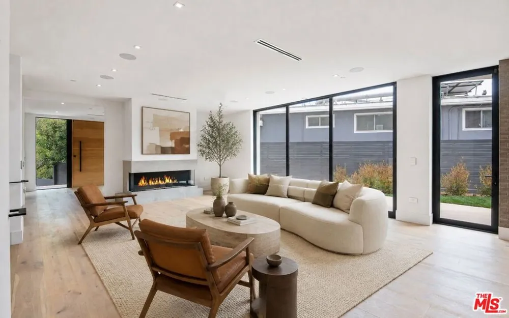 1030 Centinela Avenue Santa Monica, CA 90403