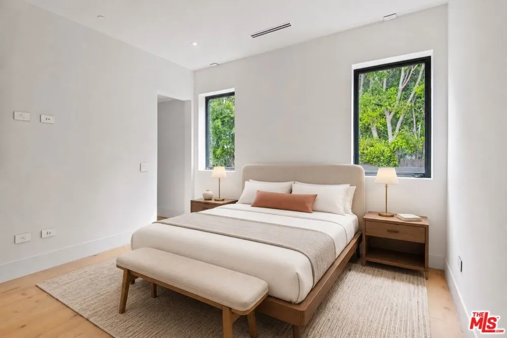 1030 Centinela Avenue Santa Monica, CA 90403