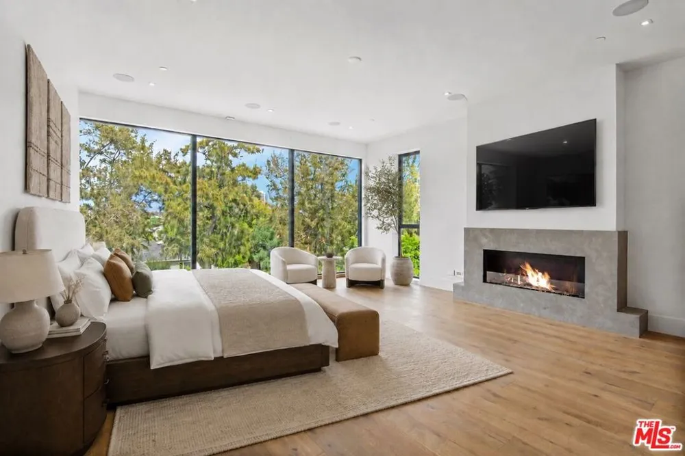 1030 Centinela Avenue Santa Monica, CA 90403
