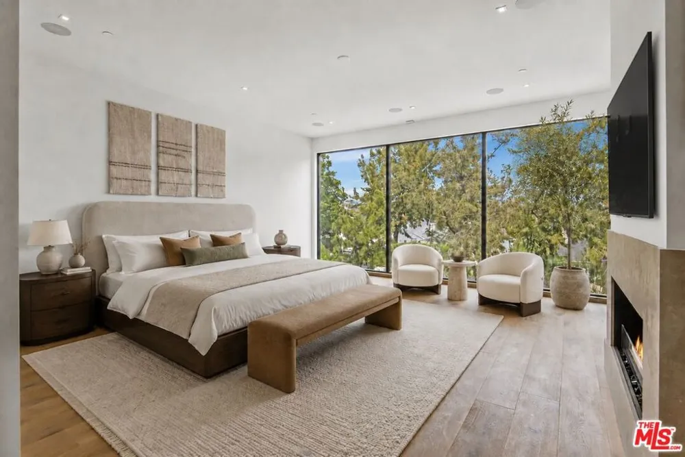 1030 Centinela Avenue Santa Monica, CA 90403