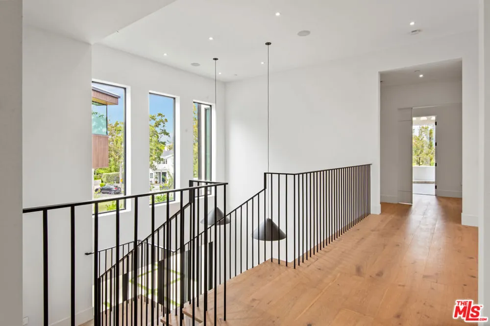 1030 Centinela Avenue Santa Monica, CA 90403