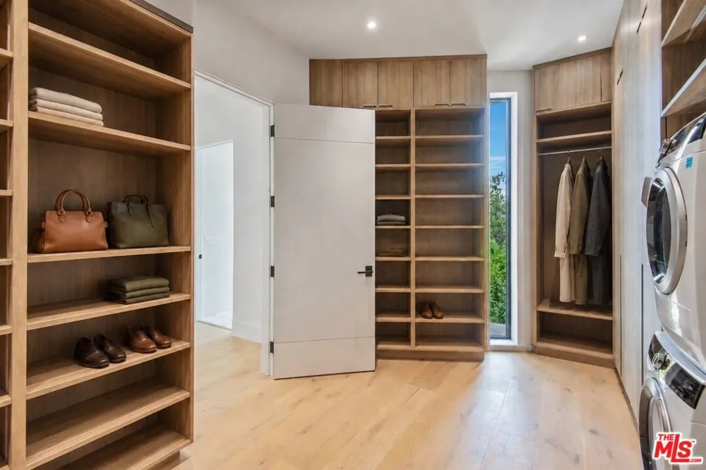 1030 Centinela Avenue Santa Monica, CA 90403