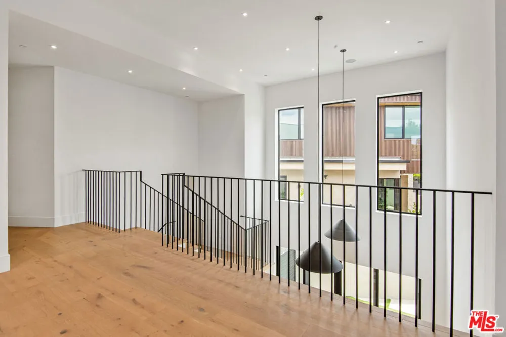 1030 Centinela Avenue Santa Monica, CA 90403