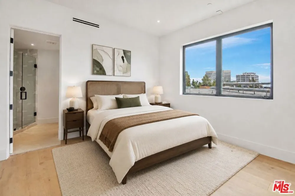 1030 Centinela Avenue Santa Monica, CA 90403