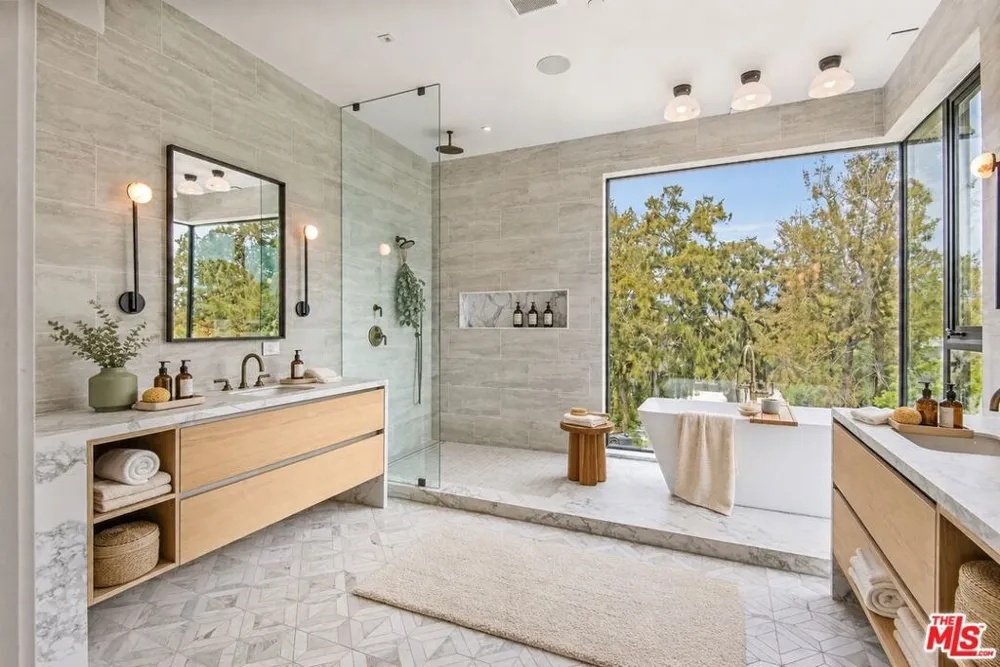 1030 Centinela Avenue Santa Monica, CA 90403