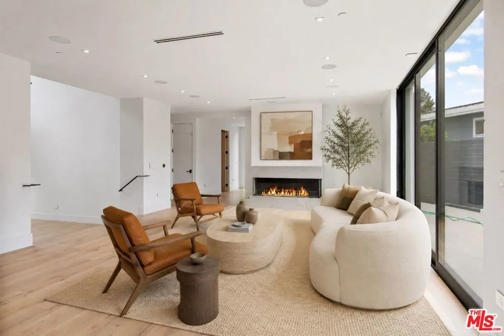 1030 Centinela Avenue Santa Monica, CA 90403