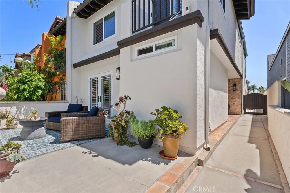 610 21st Street Huntington Beach, CA 92648