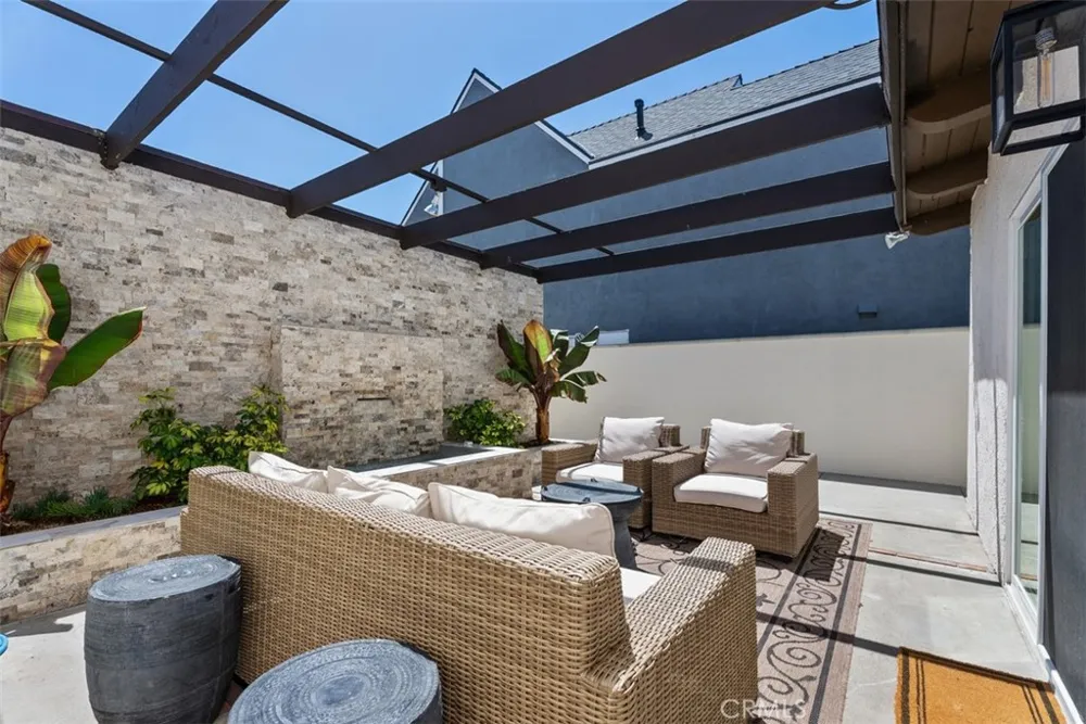 610 21st Street Huntington Beach, CA 92648