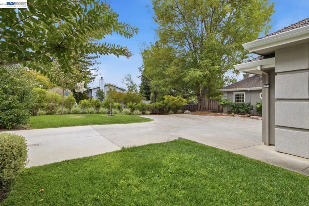 934 Wilmington Way Redwood City, CA 94062