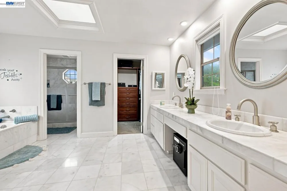 934 Wilmington Way Redwood City, CA 94062