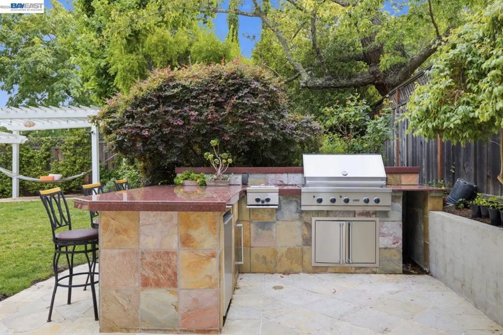934 Wilmington Way Redwood City, CA 94062