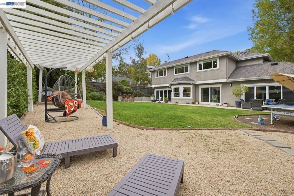 934 Wilmington Way Redwood City, CA 94062