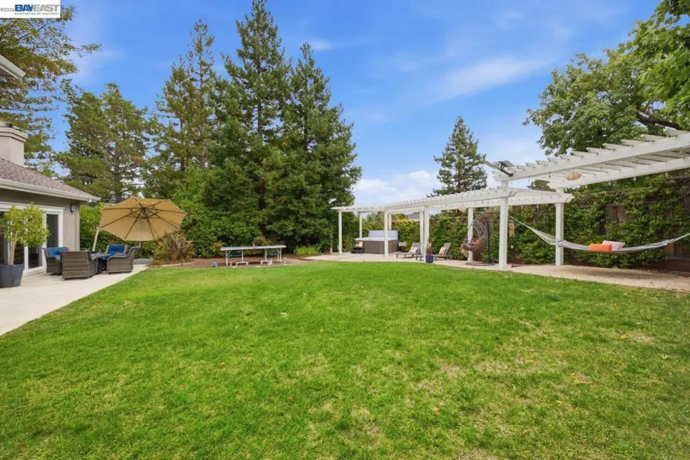 934 Wilmington Way Redwood City, CA 94062