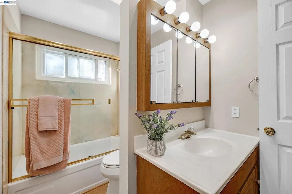 34232 Atteridge Pl Fremont, CA 94555