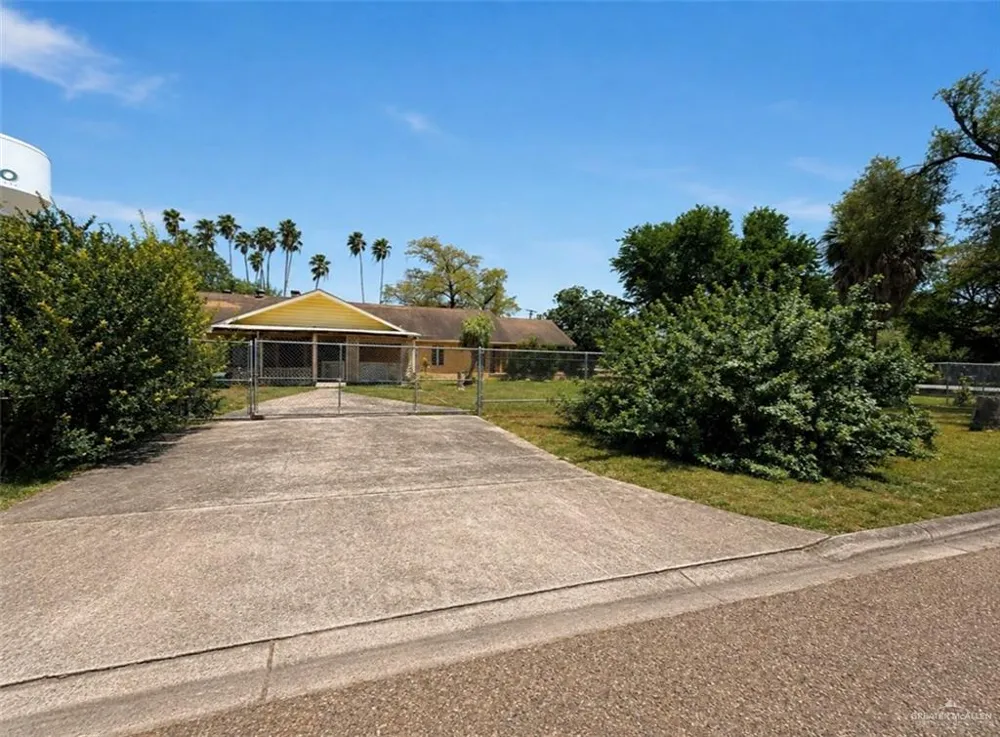 900 W De Soto Avenue Alamo, TX 78516