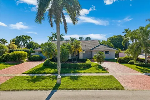 590 NW 132nd Ave