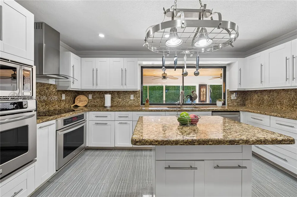 590 NW 132nd Ave Miami, FL 33182