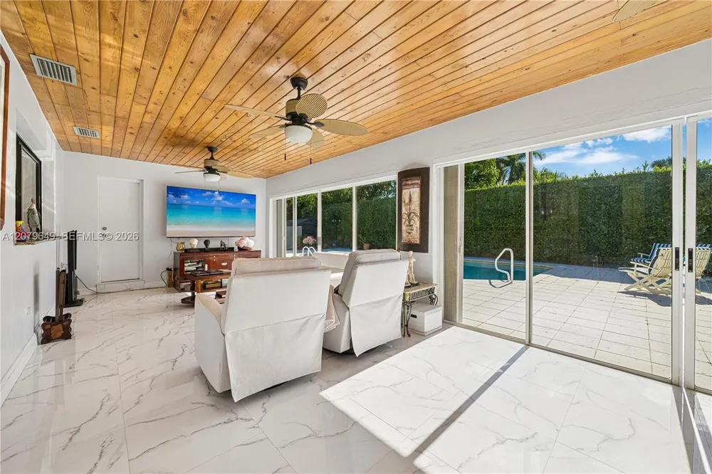 590 NW 132nd Ave Miami, FL 33182