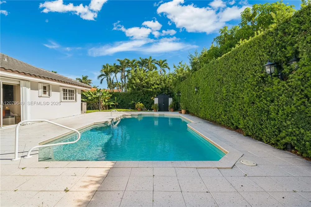 590 NW 132nd Ave Miami, FL 33182