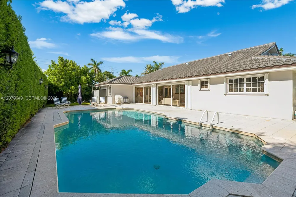 590 NW 132nd Ave Miami, FL 33182