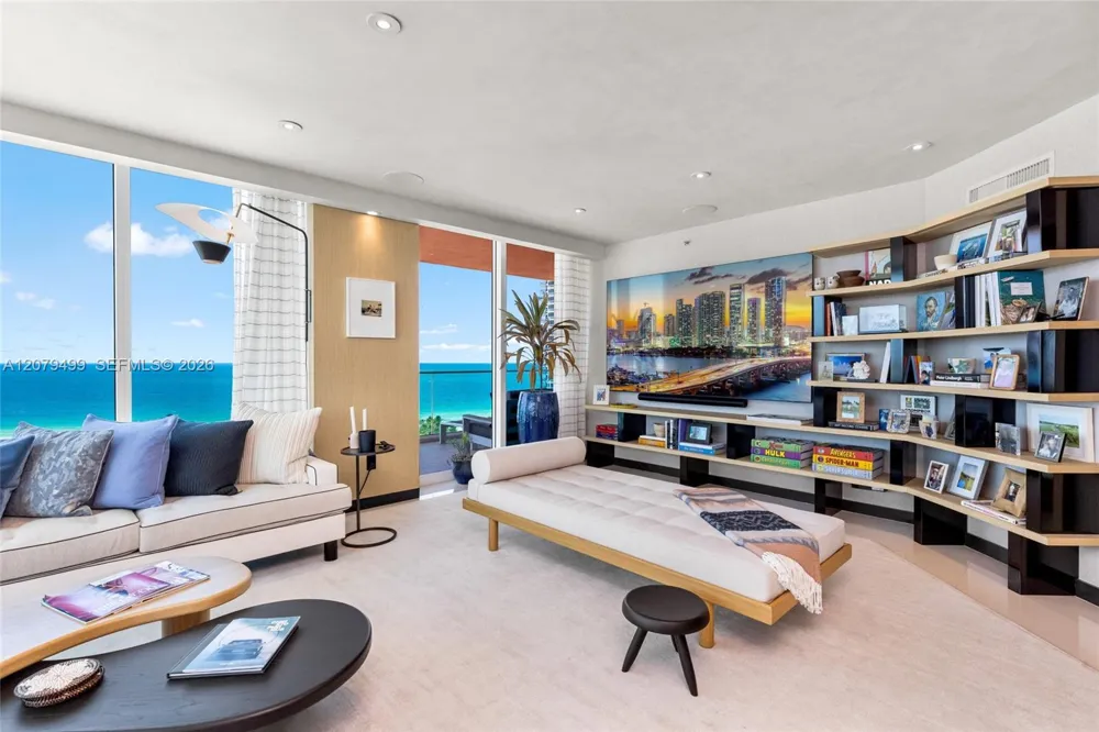 300 S Pointe Dr #2005 Miami Beach, FL 33139