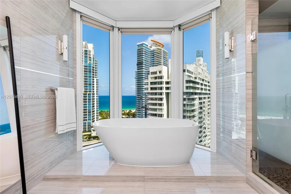 300 S Pointe Dr #2005 Miami Beach, FL 33139