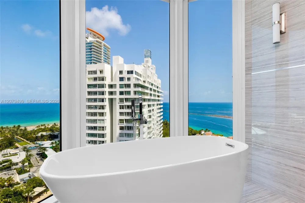 300 S Pointe Dr #2005 Miami Beach, FL 33139
