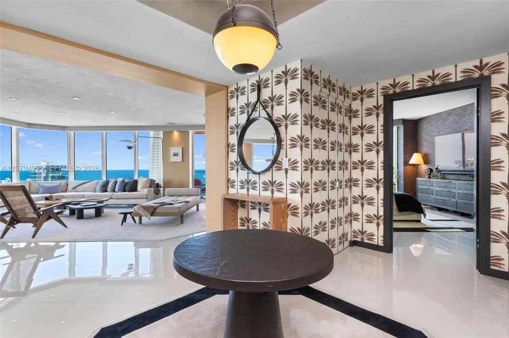 300 S Pointe Dr #2005 Miami Beach, FL 33139