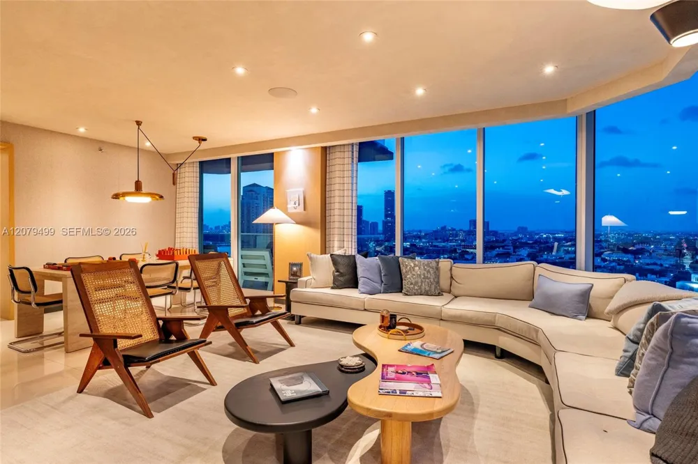300 S Pointe Dr #2005 Miami Beach, FL 33139