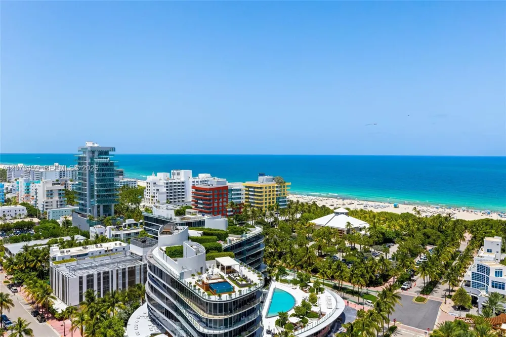 300 S Pointe Dr #2005 Miami Beach, FL 33139