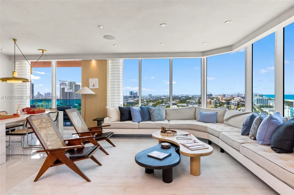 300 S Pointe Dr #2005 Miami Beach, FL 33139