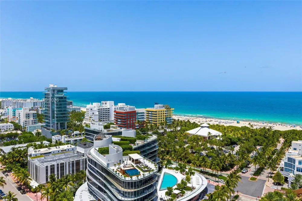 300 S Pointe Dr #2005 Miami Beach, FL 33139
