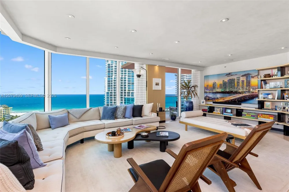 300 S Pointe Dr #2005 Miami Beach, FL 33139